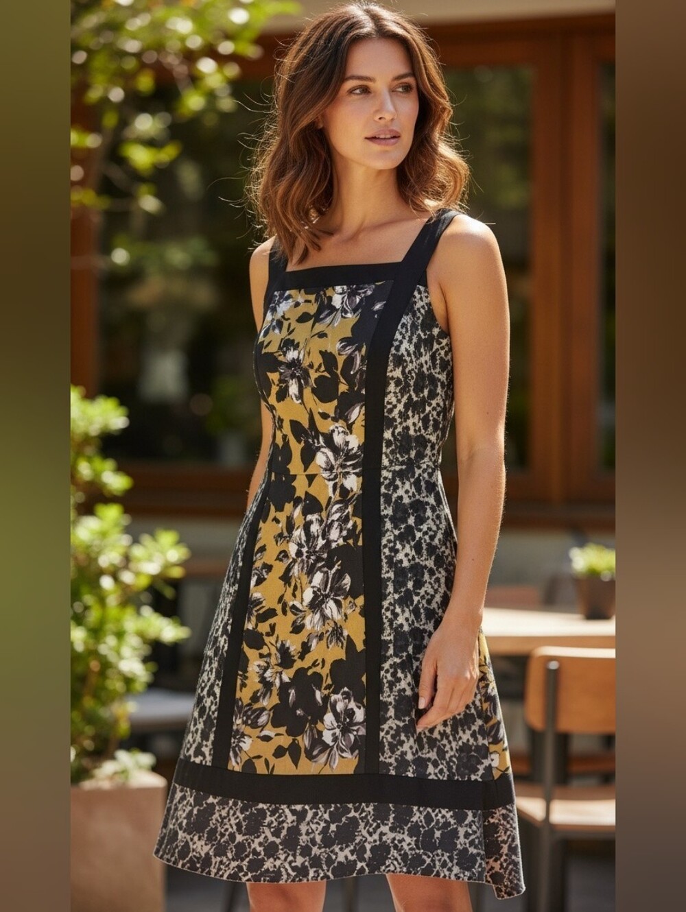 Simply Vera By Vera Wang Floral Print Shift Midi Dress - Black/Gold EUC